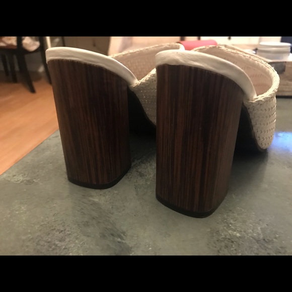 Ladies White Slip on heels - Picture 4 of 4